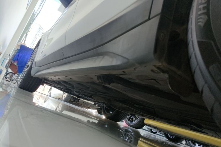 宝马X1 2021款 改款 sDrive25Li 领先型机舱底盘30