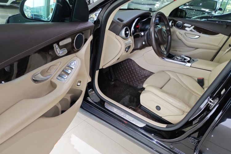 奔驰GLC 2019款 GLC 260 L 4MATIC 动感型中控内饰7003