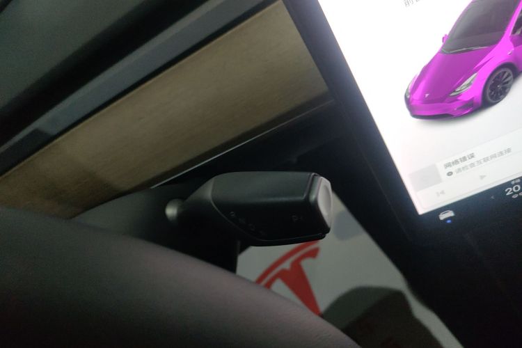 特斯拉 Model Y 2021款 标准续航后驱版中控内饰18