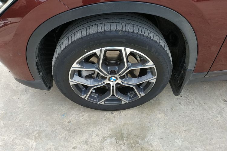 宝马X1 2020款 sDrive25Li 领先型车身外观6004