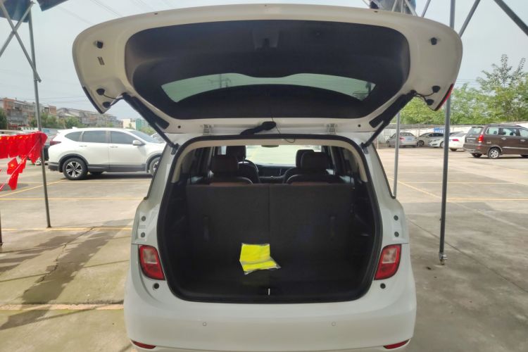 别克GL6 2019款 18T 6座互联尊贵型 国V局部细节23