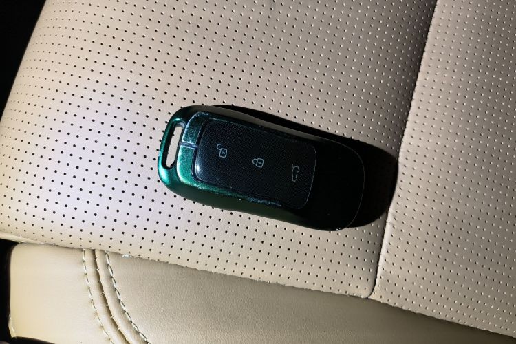 理想汽车 理想ONE 2021款 增程6座版中控内饰11