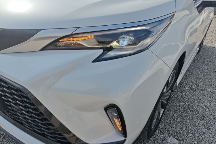 丰田 格瑞维亚 2023款 2.5L混动 尊贵PLUS版局部细节36