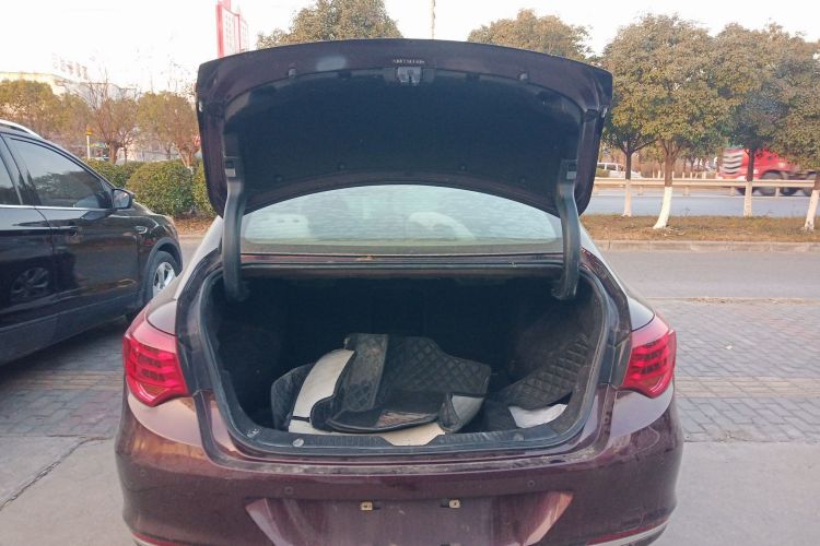 广汽传祺 传祺GA6 2016款 235T DCT精英版机舱底盘23