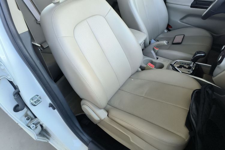 长安 逸动 2014款 1.6L 自动豪华型局部细节41