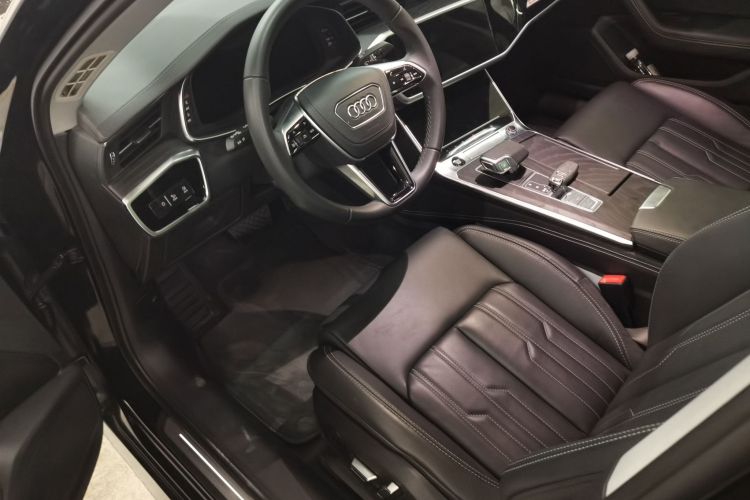 奥迪A6L 2024款 45 TFSI quattro 尊享致雅型中控内饰7003