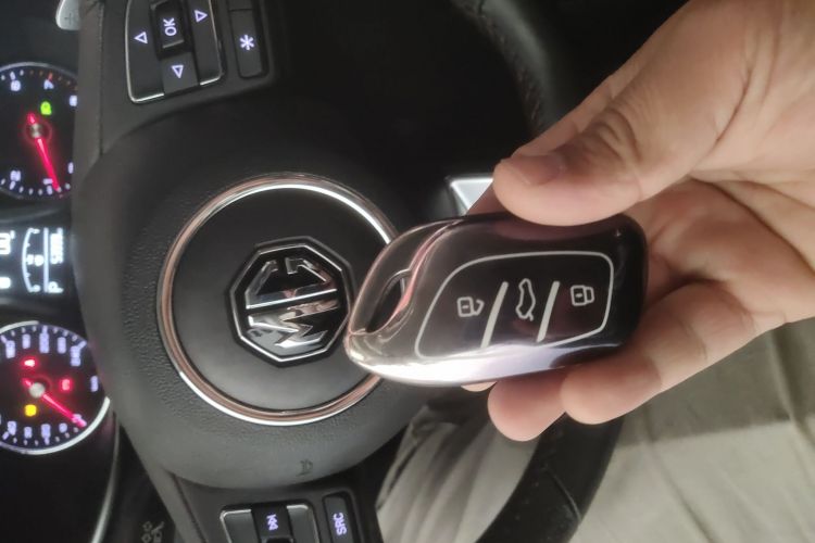 名爵 MG6 2020款 1.5T 自动领潮风尚版中控内饰11