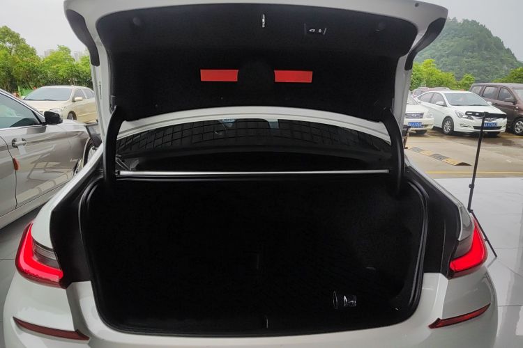 宝马3系 2022款 325Li M运动曜夜套装局部细节23