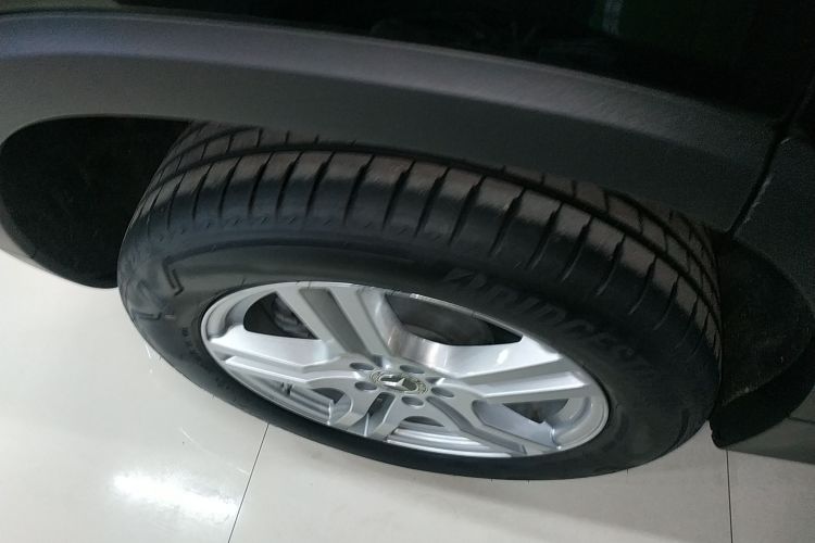 奔驰GLB 2023款 改款 GLB 200 时尚型车身外观6003