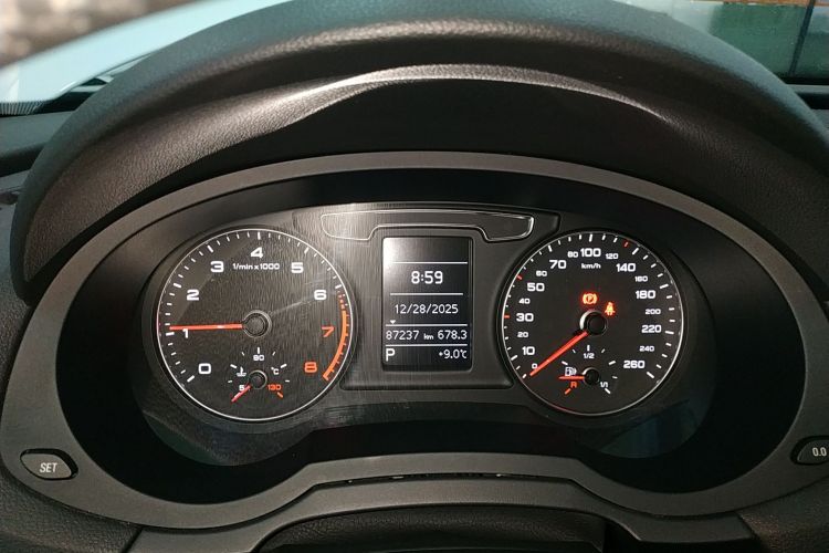 奥迪Q3 2017款 40 TFSI quattro 全时四驱运动型中控内饰14