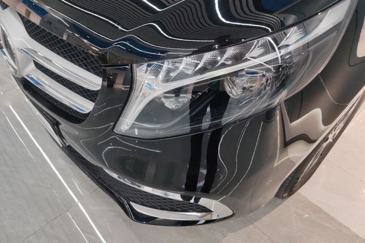 奔驰V级 2022款 V 260 尊贵版局部细节36