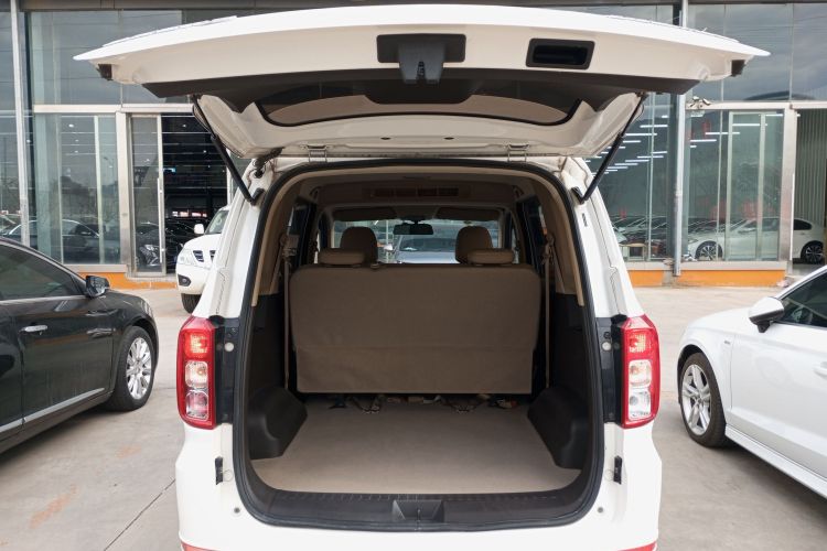 五菱汽车 五菱宏光 2021款 1.5L改款 S舒适型 电动助力LAR机舱底盘23