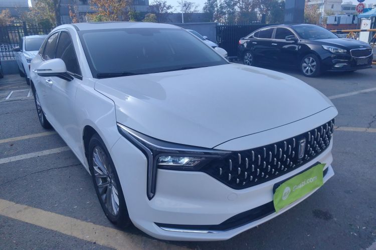 奔腾B70 2025款 龙耀版 1.5T 欢享型车身外观3