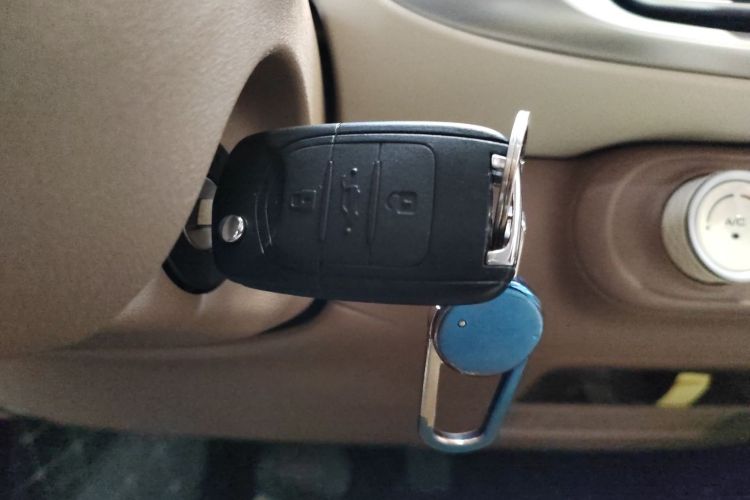 五菱汽车 宏光MINIEV 2025款 四门版 进阶款中控内饰7001