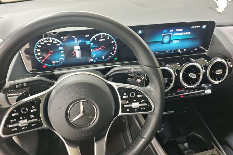 奔驰B级 2020款 B 200 动感型局部细节18