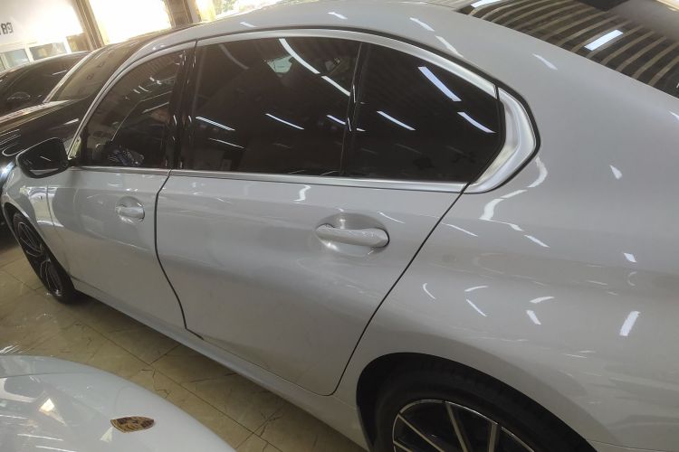 宝马3系 2023款 320Li M运动套装车身外观4