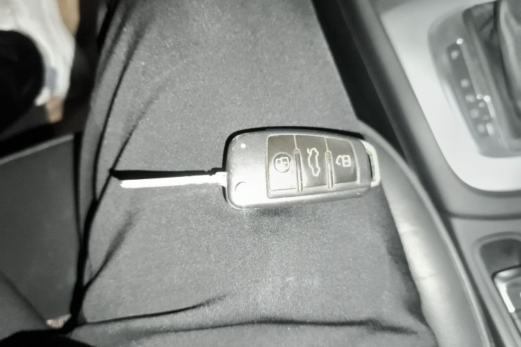 奥迪Q3 2018款 30周年年型 30 TFSI 时尚型中控内饰7001