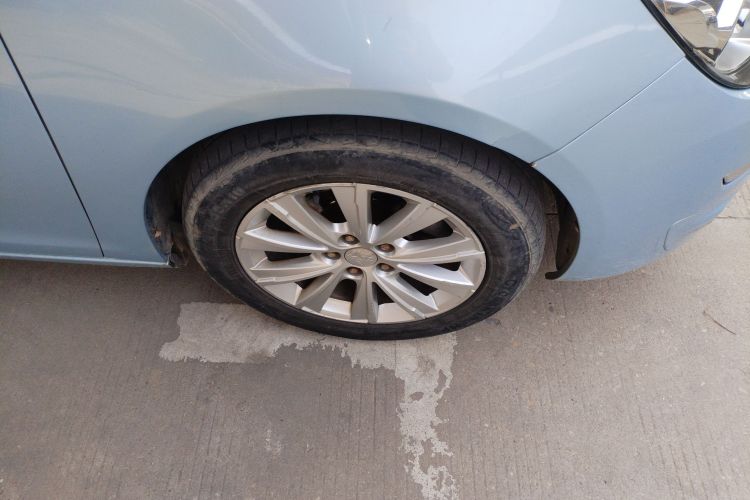 标致308S 2015款 1.2T 自动劲驰版车身外观10