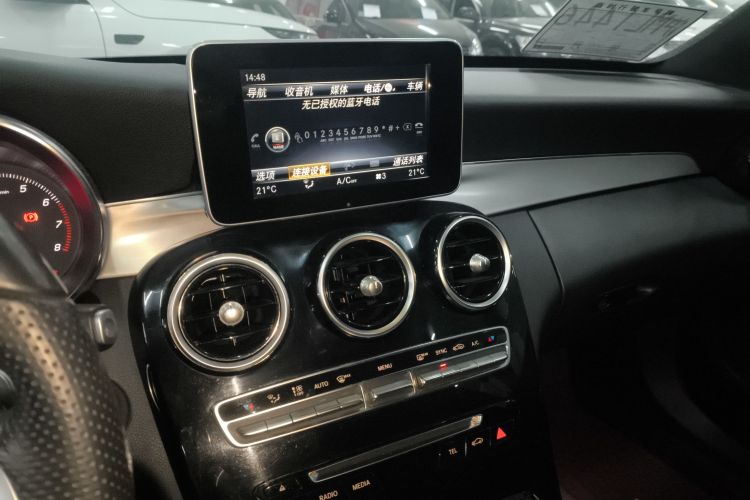 奔驰C级 2018款 C 200 运动版中控内饰16