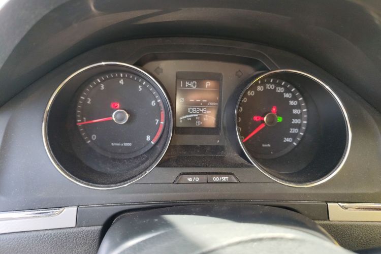 大众 宝来 2014款 1.6L 自动时尚型中控内饰15