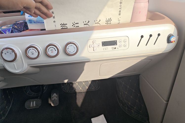 奔腾小马 2025款 222km 灵动马中控内饰16