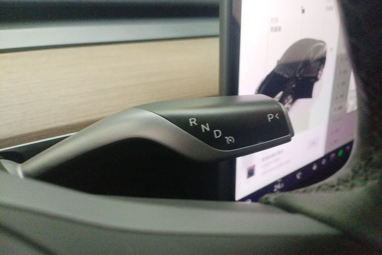 特斯拉 Model Y 2022款 改款 后轮驱动版中控内饰18