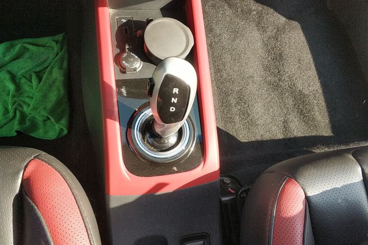 江汽集团 江淮iEV7S 2017款 智尊型中控内饰18