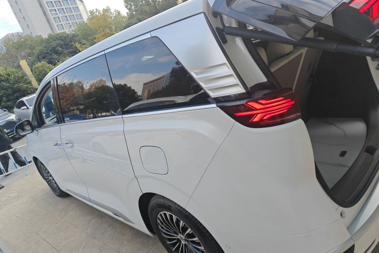 腾势D9 2022款 DM-i 970 四驱旗舰型车身外观6003