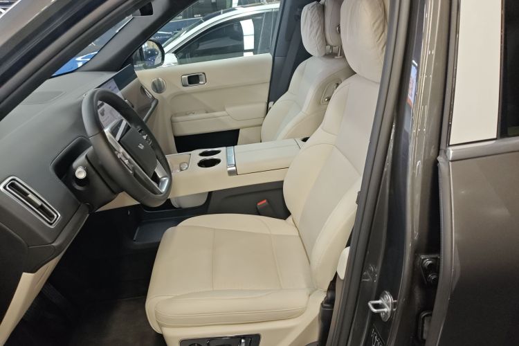 理想汽车 理想L8 2025款 Max 智能焕新版中控内饰19