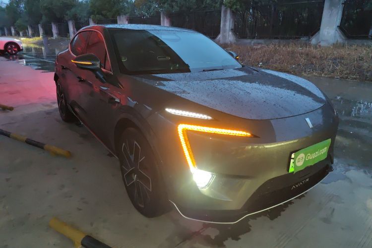 阿维塔11 2024款 580 三激光四驱奢享版车身外观3