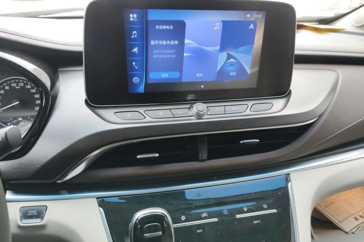 别克GL8 2021款 陆上公务舱 652T 舒适型中控内饰16