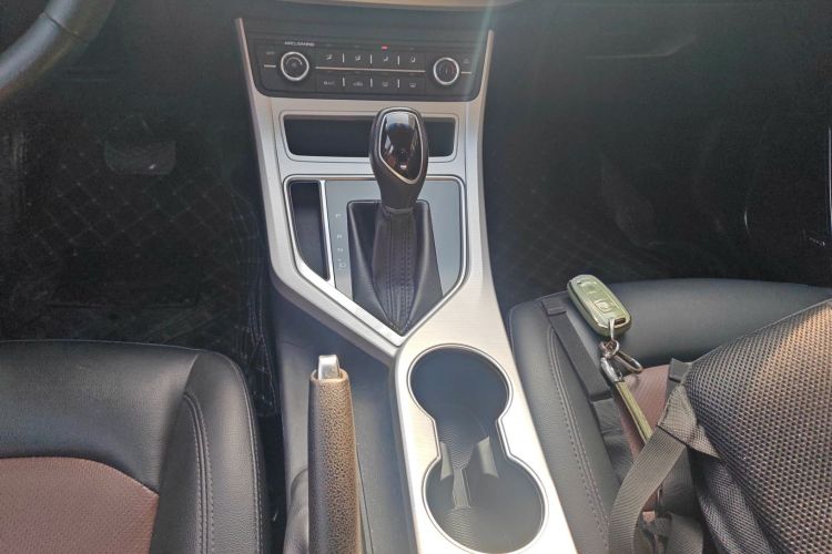 吉利汽车 远景 2018款 1.5L 自动尊贵型中控内饰18