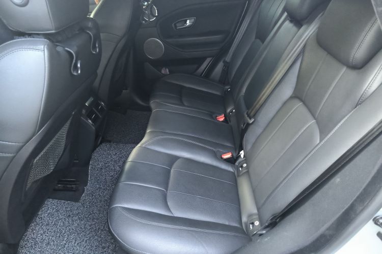 路虎 揽胜极光 2018款 240PS SE 智耀版中控内饰7004