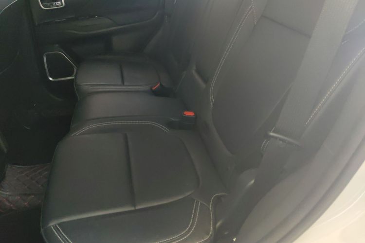 三菱 欧蓝德 2020款 2.0L 两驱畅享版 5座中控内饰21