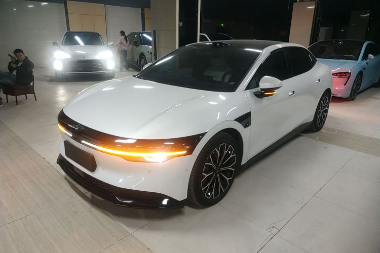 极氪007 2025款 长续航后驱智驾版 100kWh车身外观1