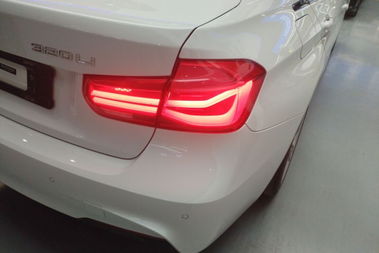 宝马3系 2018款 320Li 领先型M运动套装车身外观9