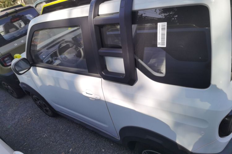 吉利银河 2025款 210km 熊猫骑士车身外观4