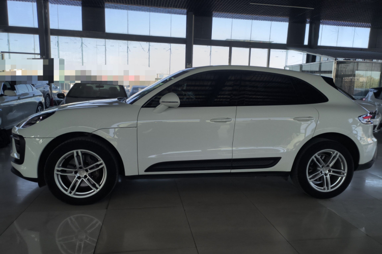 保时捷 2023款 Macan 2.0T车身外观4