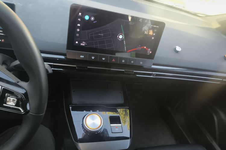 名爵 MG4 EV 2022款 425km 豪华版中控内饰16