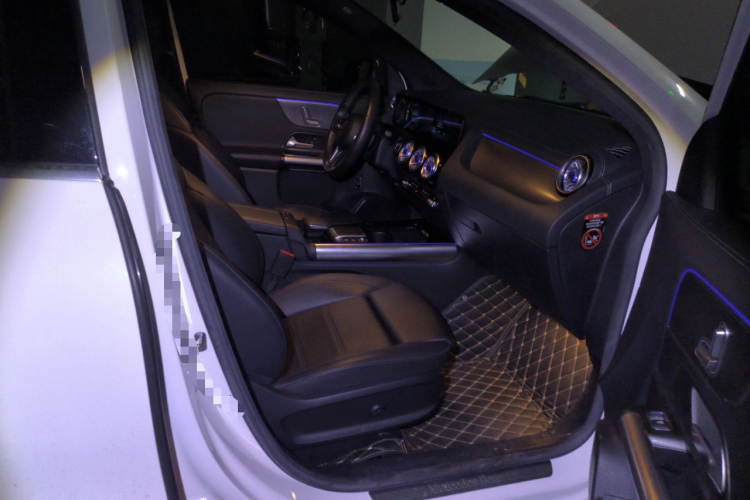 奔驰GLA 2020款 GLA 200局部细节9005