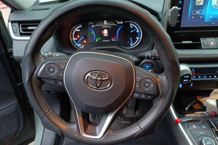 丰田 RAV4荣放 2020款 双擎 2.5L E-CVT四驱精英PLUS版中控内饰13