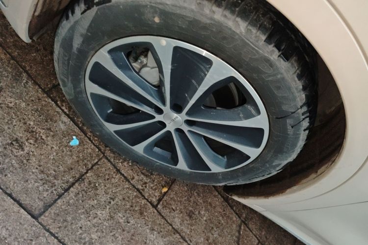 鸿蒙智行 智界R7 2025款 增程 251km Max车身外观6007