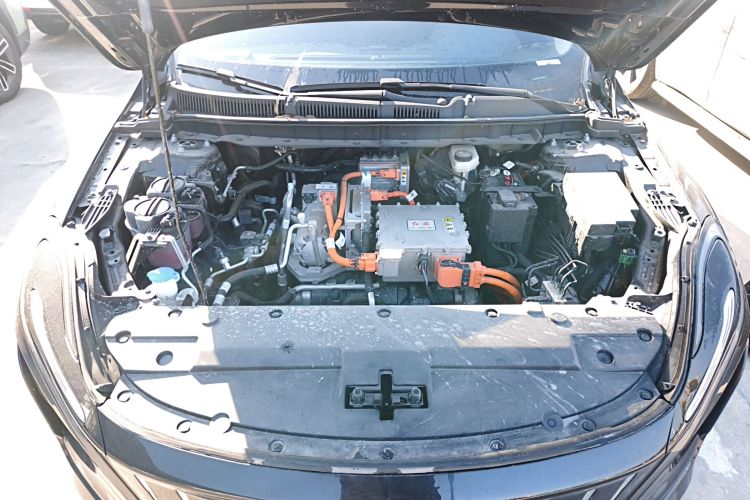 红旗E-QM5 2024款 500km 出行版机舱底盘24