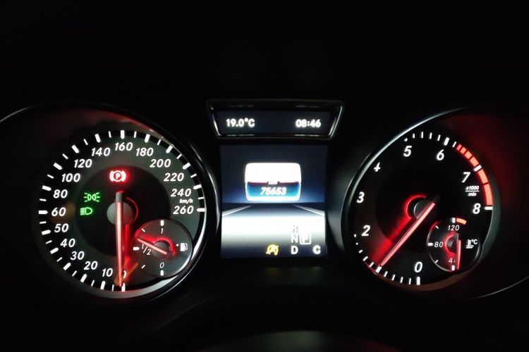 奔驰GLA 2016款 GLA 200 时尚型中控内饰14