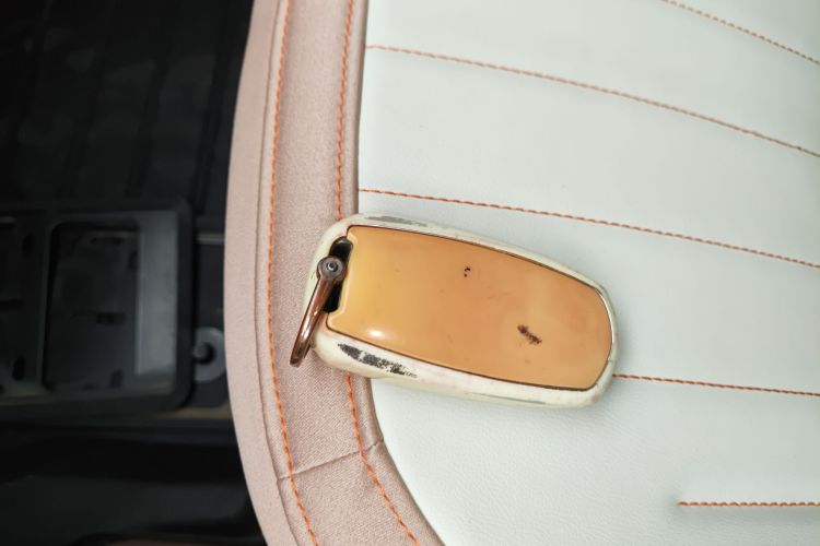 吉利银河 2023款 熊猫mini 200km 耐力熊中控内饰7001