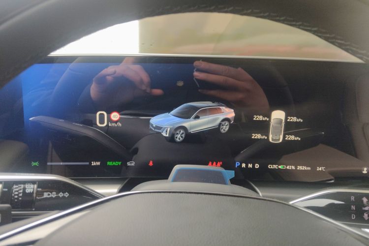 凯迪拉克 IQ锐歌 2022款 四驱高性能尊贵版局部细节14