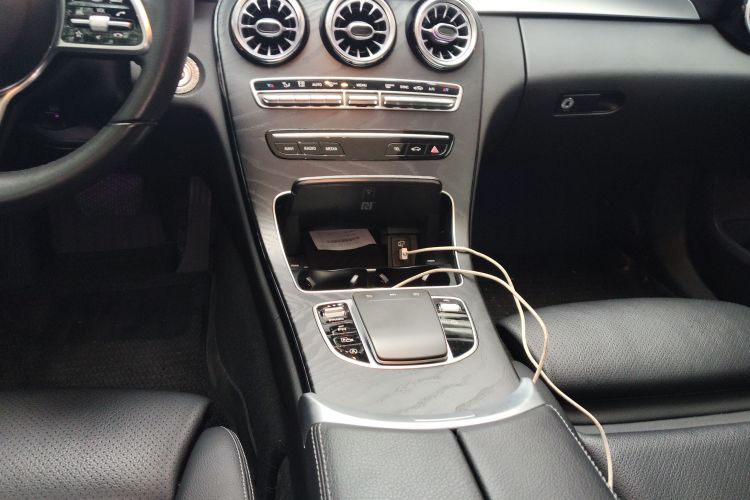 奔驰C级 2019款 C 260 L 运动版局部细节18