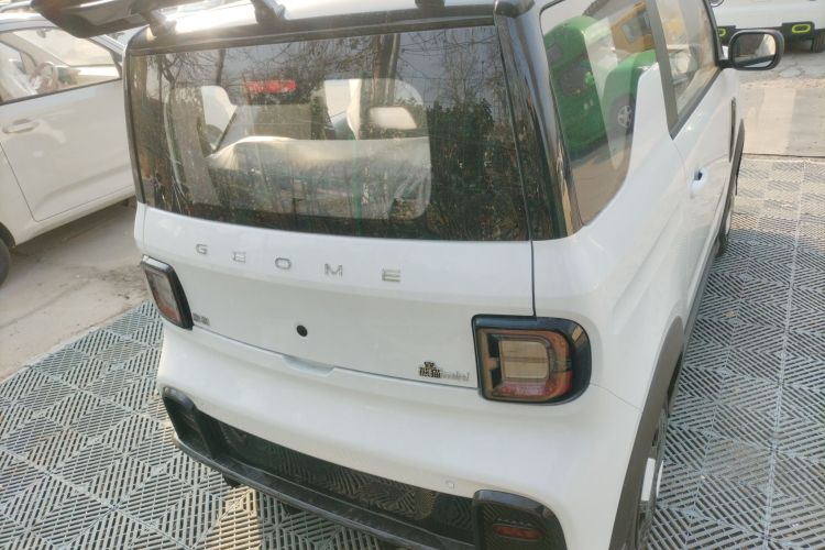 吉利银河 2025款 210km 熊猫卡丁车身外观6