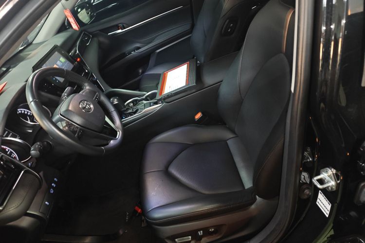 丰田 凯美瑞 2023款 2.0GVP 领先版中控内饰19