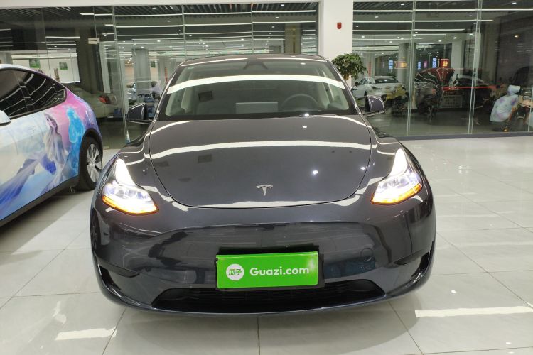 特斯拉 Model Y 2024款 后轮驱动版车身外观2